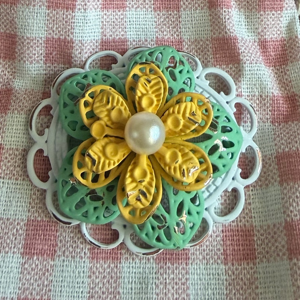 Plunder Yellow and Green Floral Piece with Pearl